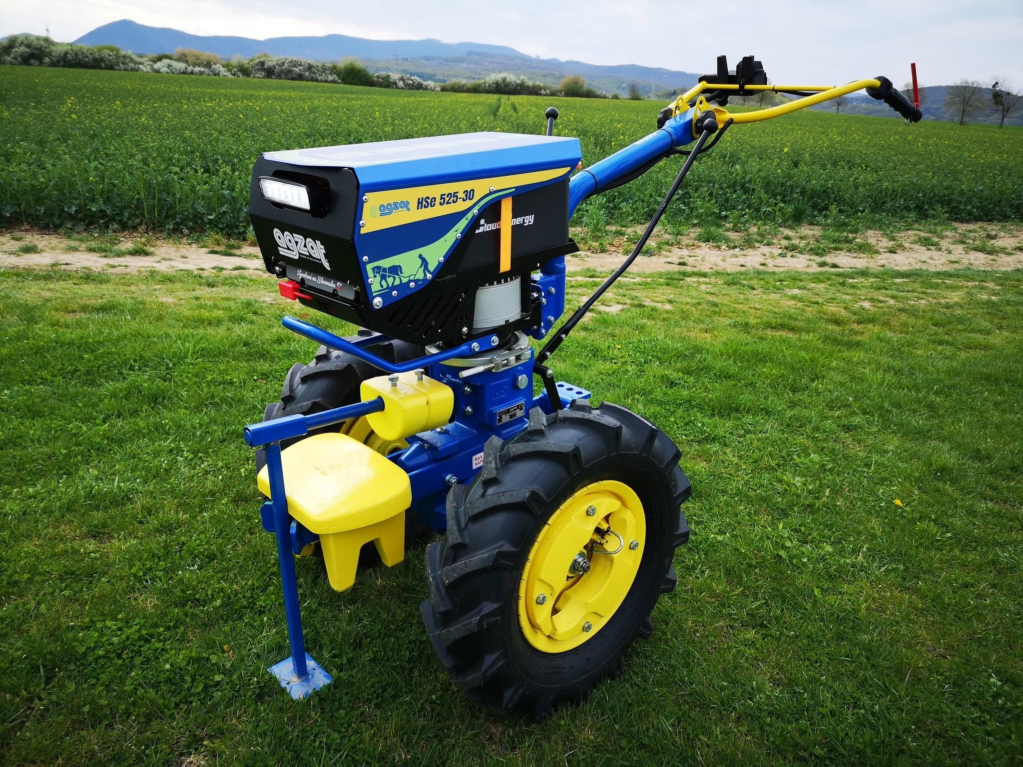 Elektrický dvojkolesový traktor e:agzat